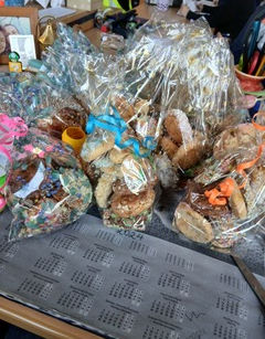 Back-AG unter der Anleitung von Frau Keles