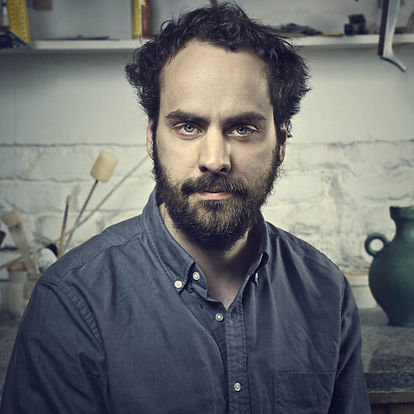 Milan Pekar est un designer et fabricant de céramique