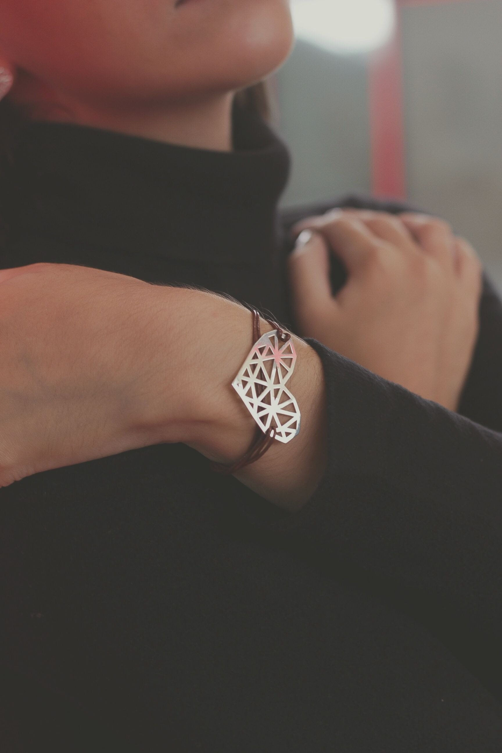 Pingente Amor em Prata 925 usado como pulseira