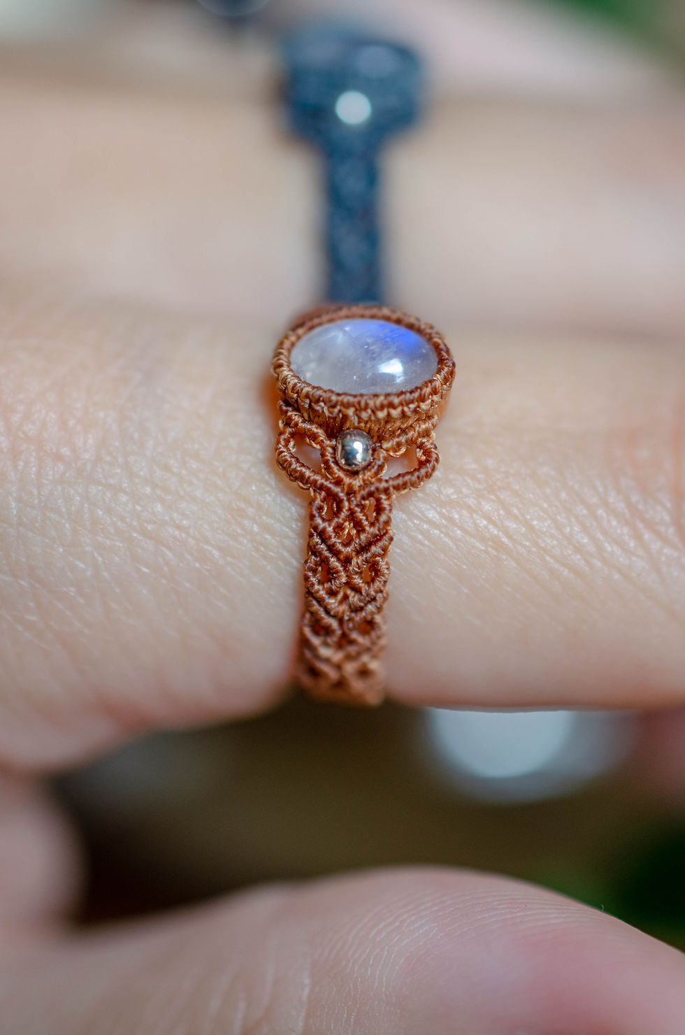 サムネイル： Bague en macramé