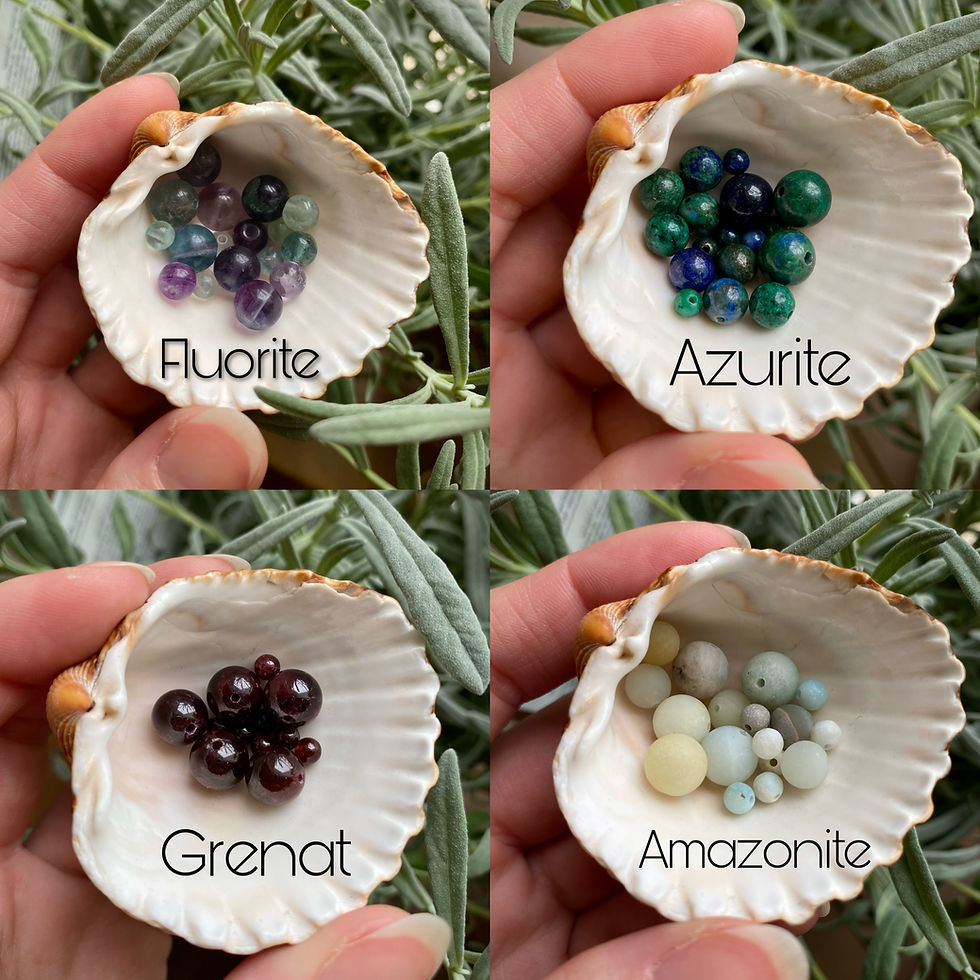 Miniatura: Collana girocollo minimalista in macramè e pietra naturale 4mm