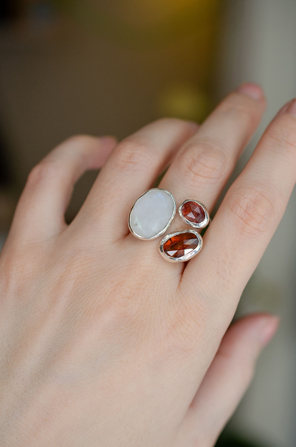 Miniaturbild: Éos - bague en argent 925 triple pierres 
