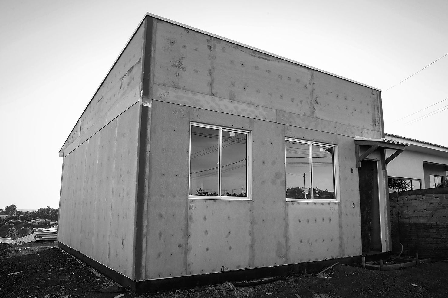 Casa construída pelo Governo Ratinho Jr que virou piada em Rio Bonito do Iguaçu. Foto: Joka Madruga/Vigília Comunica