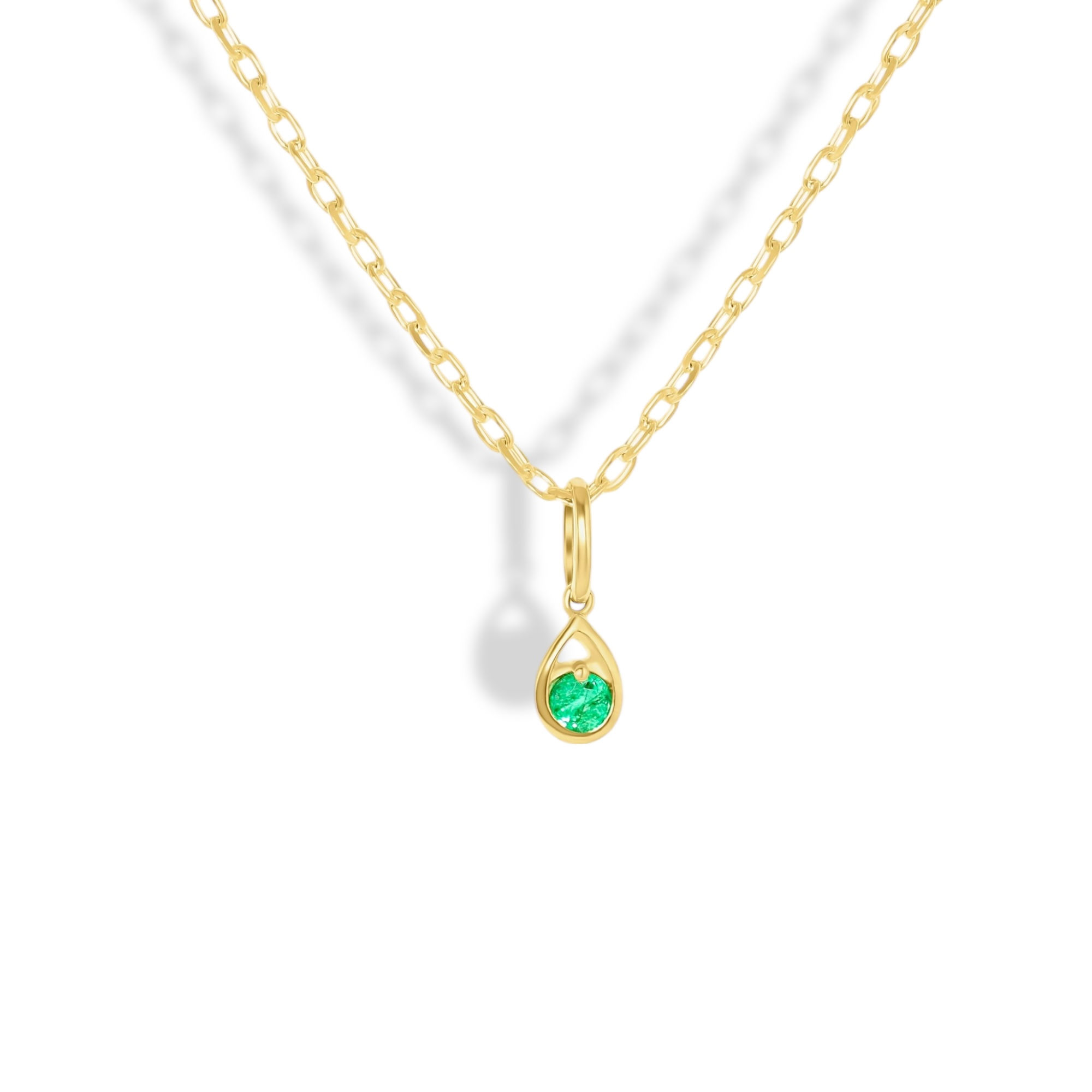 14K YELLOW GOLD TEAR DROP ROUND BEZEL EMERALD  NECKLACE.