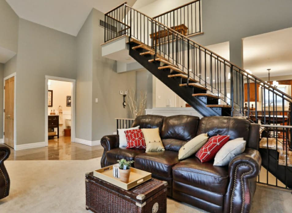 Custom Staircase & Railling