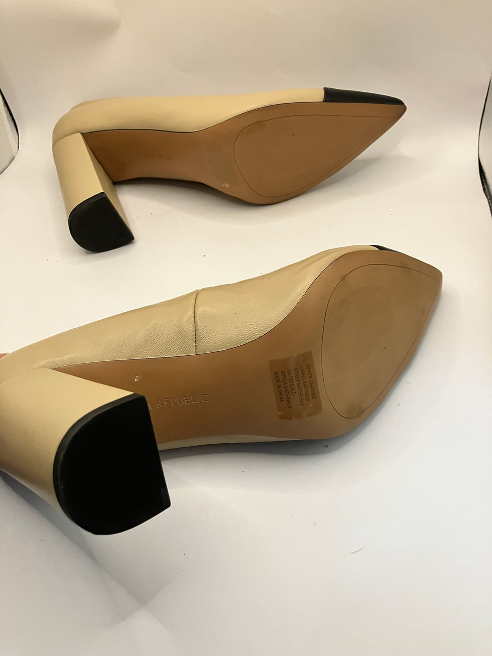 Thumbnail: Banana Republic - Two tone shoes  Size: 8.5