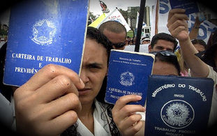 Brasil tem 13,2 mi de desempregados e aumento da precarização do trabalho em maio.