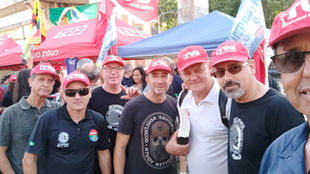 Ato de 1º de Maio em Porto Alegre reforça trabalho decente e redução dos juros.