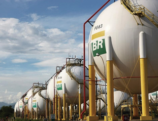 Crise Irã X EUA confirma erro da política de reajustes de combustíveis