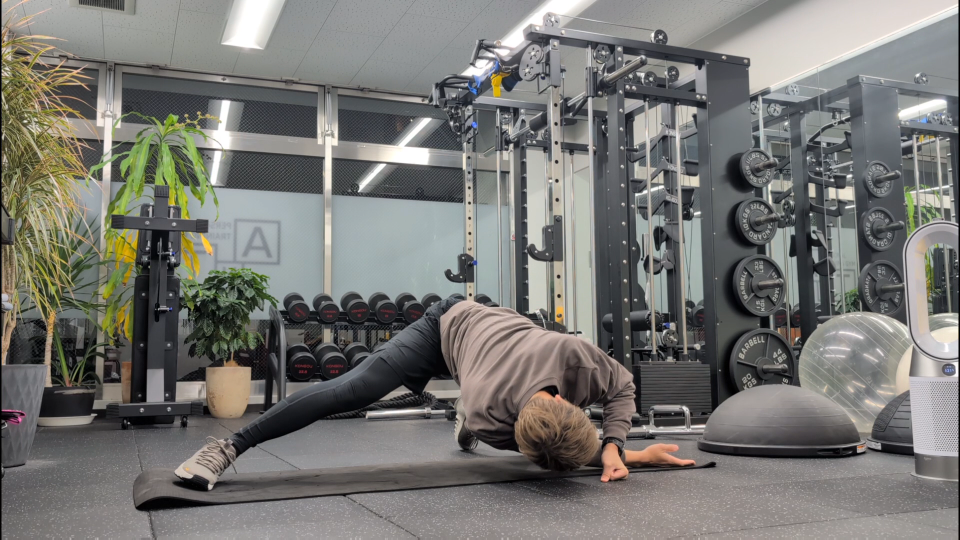 胸椎回旋×内転筋の動的ストレッチ