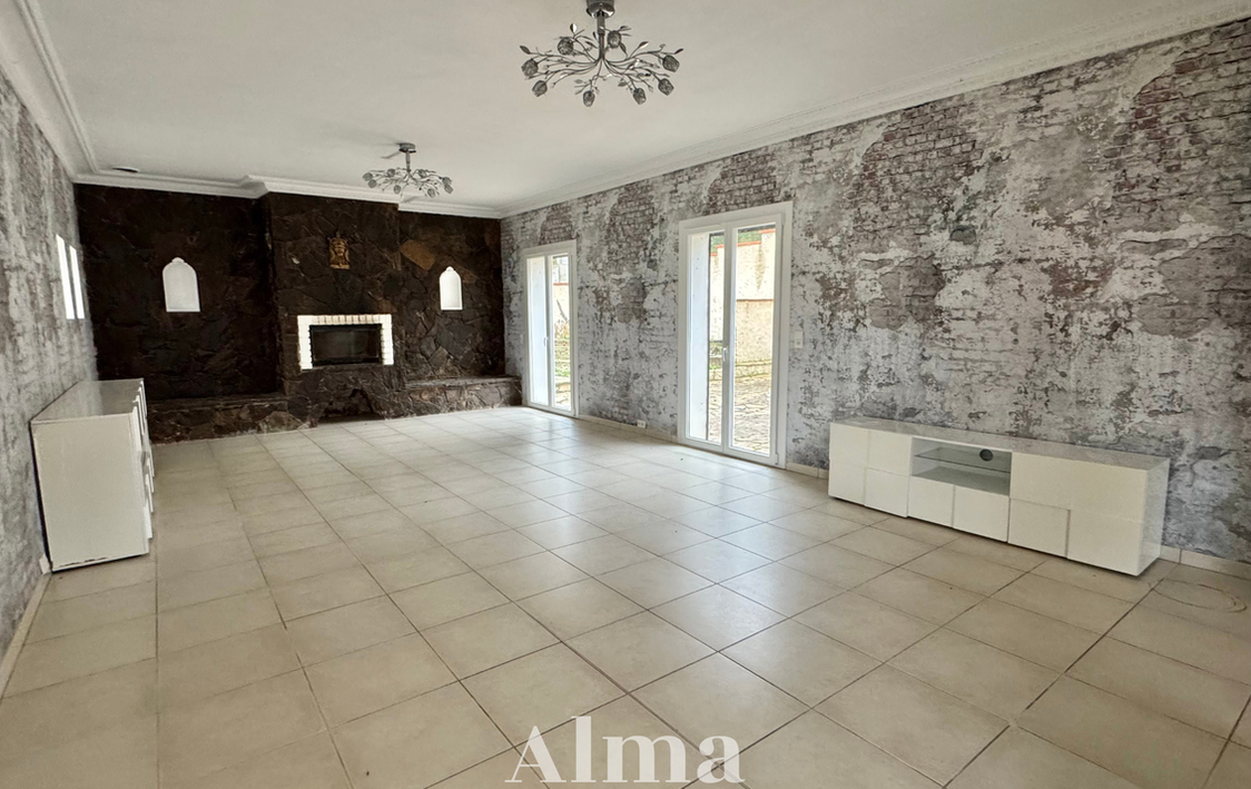 salon Maison individuelle T6 de 180,77m² sur une parcelle de 4194m² , Villebrumier (82370)