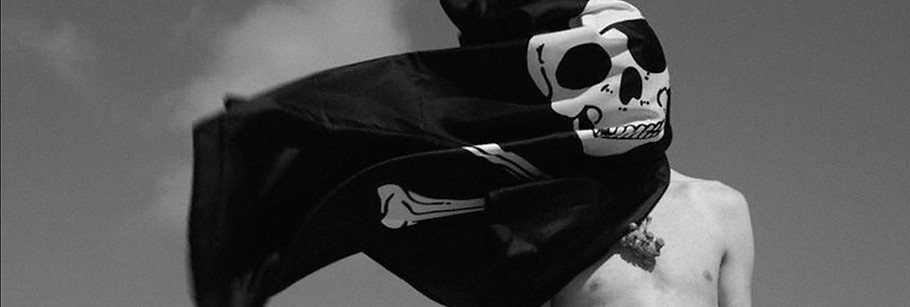 DeAmoryDeSangre_Frame01.jpg
