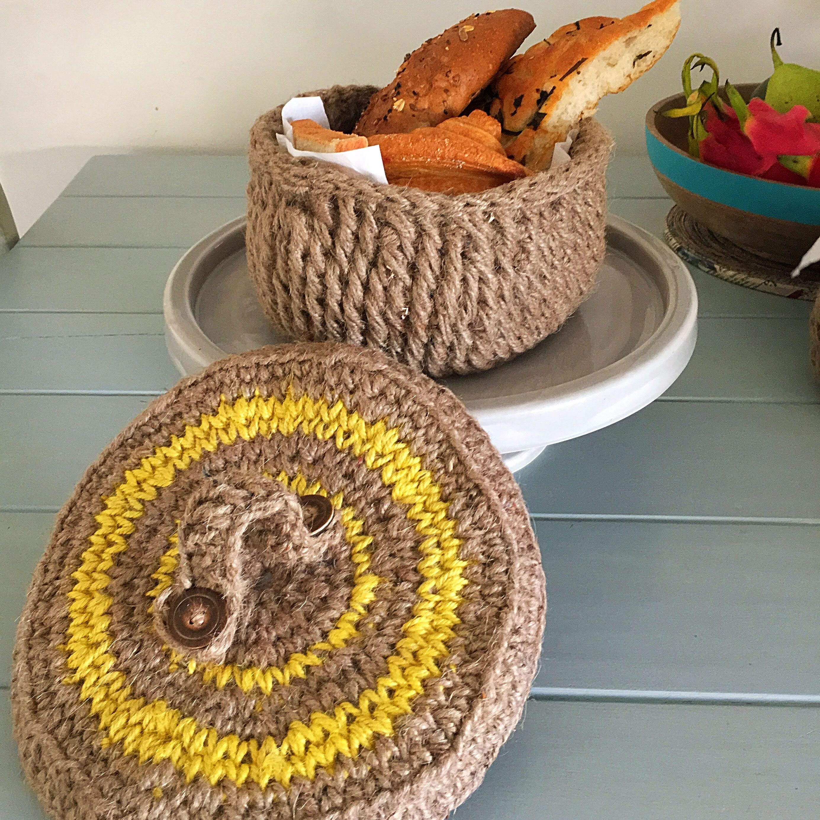 Spaghetti stash-basket with lid