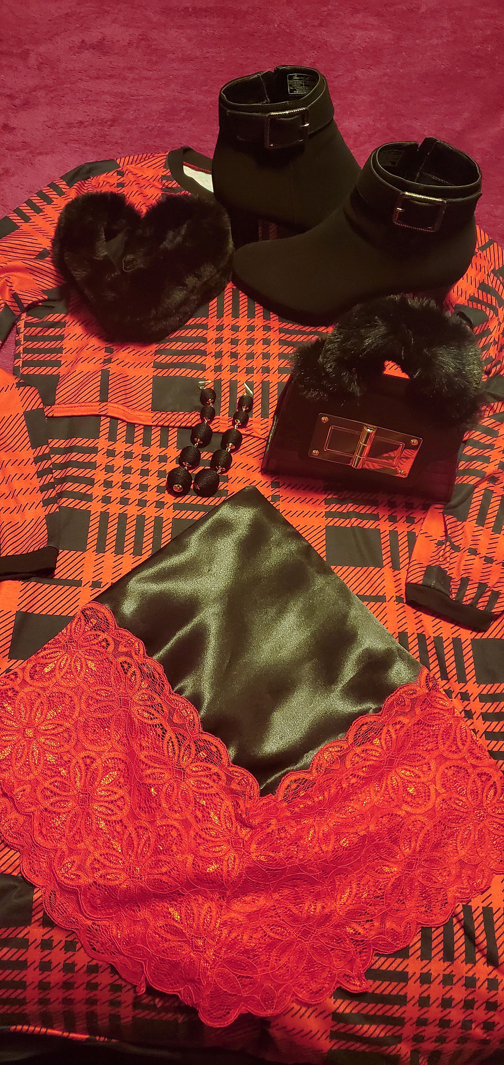 Thumbnail: Divine Elegance Satin Lap Cloth w/ 7 in. Lace Trim