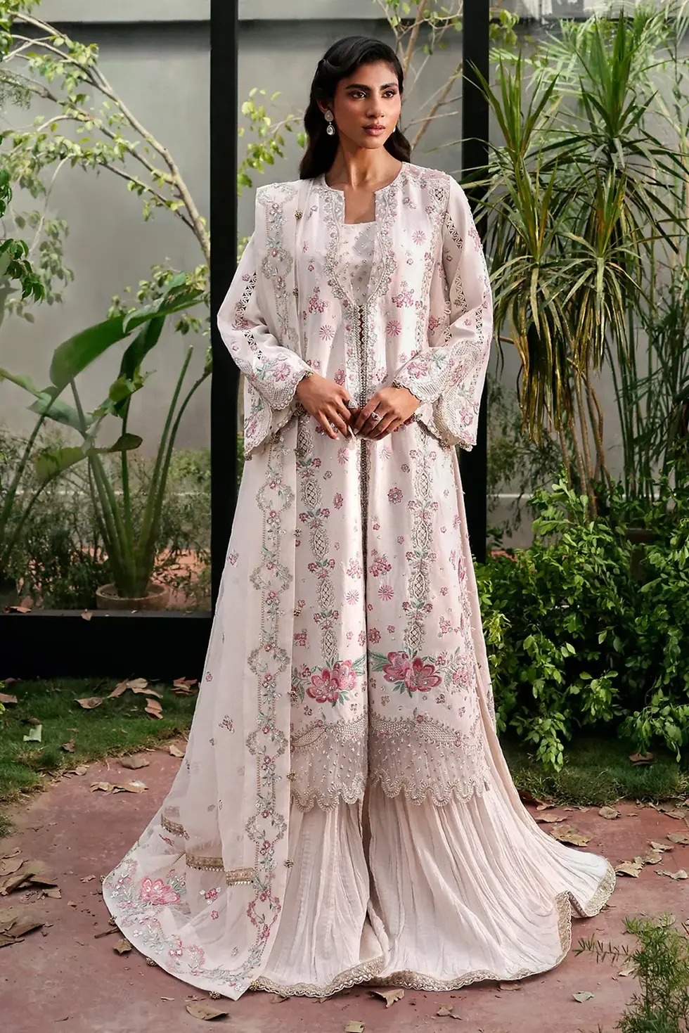 Afrozeh La Fuchsia ’25 Party Collection