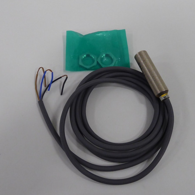 Omron TL-X5B1-GL Proximity Switch With 2 Jam Nuts