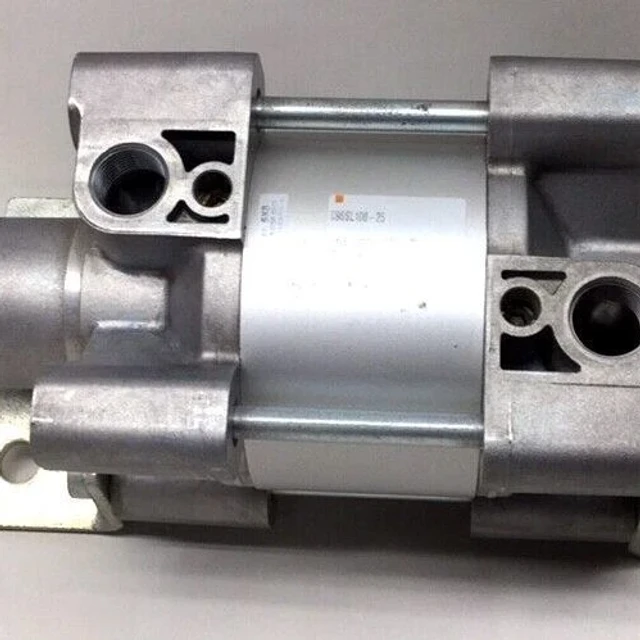 SMC C96SL100-25 Pneumatic Cylinder 100mm Bore 25mm Stroke 25mm Rod W/Brackets