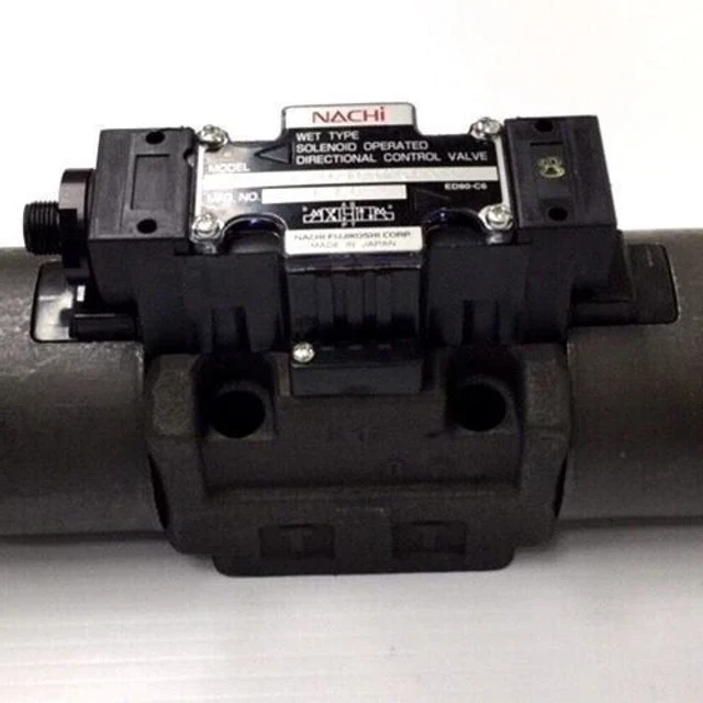 Nachi SS-G03-C6-FGD2J5404G Directional Control Valve With Mounting Bolts