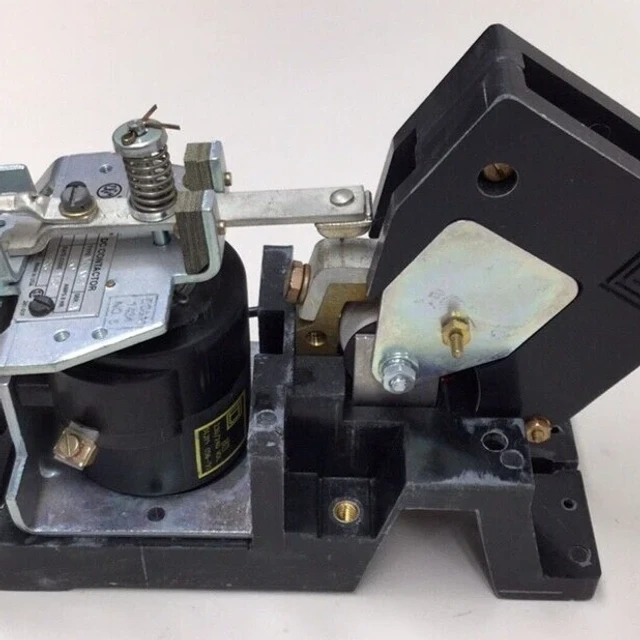 EC&M 51016-203-5053 LINE Arc DC Contactor Class 7004 Type MXD0-1 Nema 2
