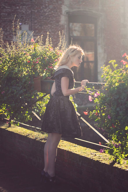 Robe princesse en velour marron et col liberty.jpg.jpg
