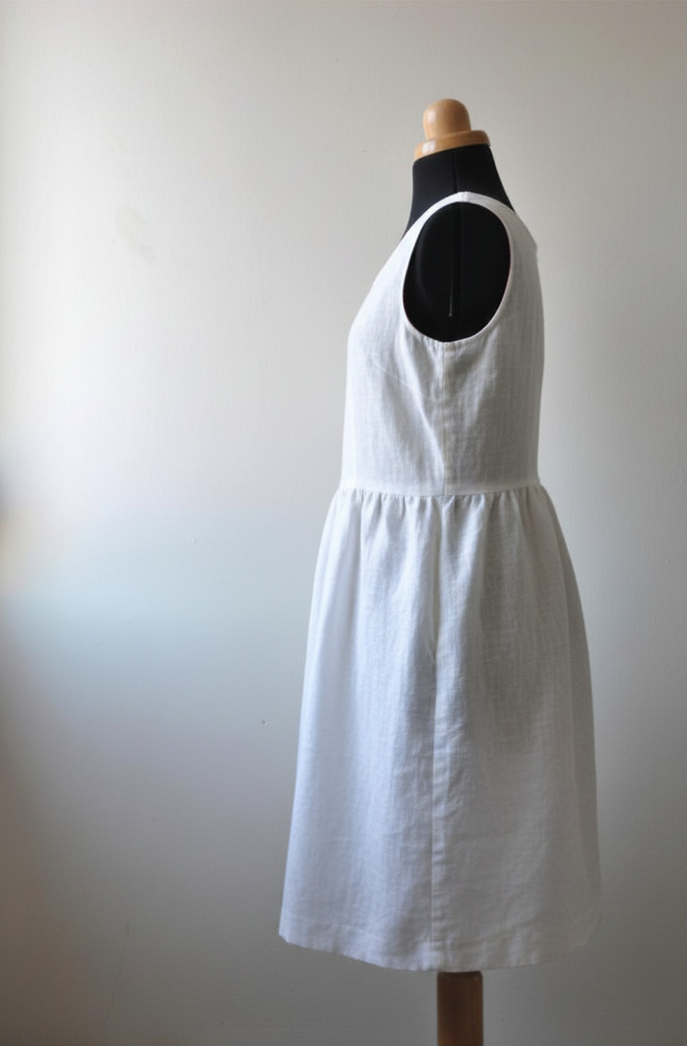 Robe d'été du créateur ZAWANN made in France artisan couturier en Occitannie, 100% lin, modèle Isabelle