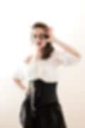 blouse et pantalon legging short et corset ZAWANN, accessoire Amarewithlove, photo Elvire Prévot, Modèle Anna G.