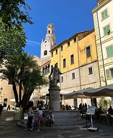 サンレモイタリアの朝市.webp