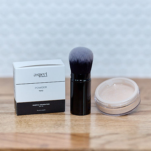 Powder Two ASPECT MINERALS+ retractable kabuki brush