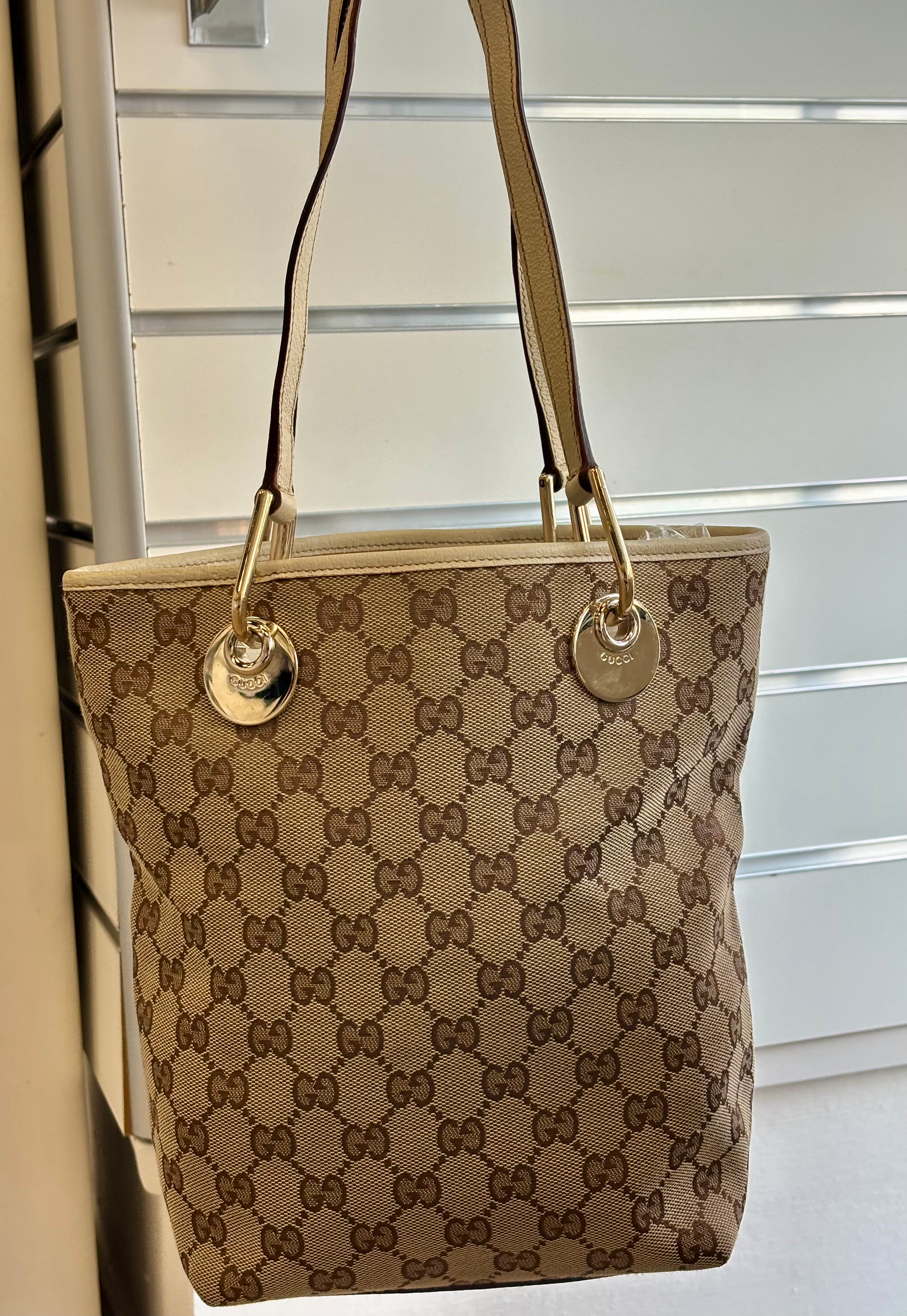 Gucci secchiello beige e panna con inserti dorati