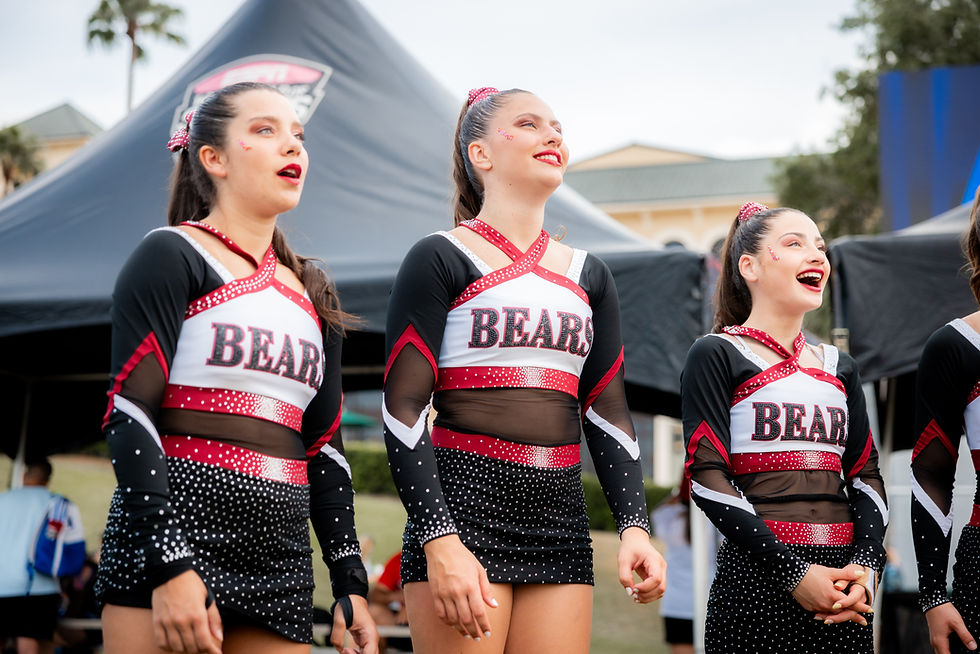 Atletas de Extreme Bears (Lvl3) reflejando el amor que tienen por el cheerleading