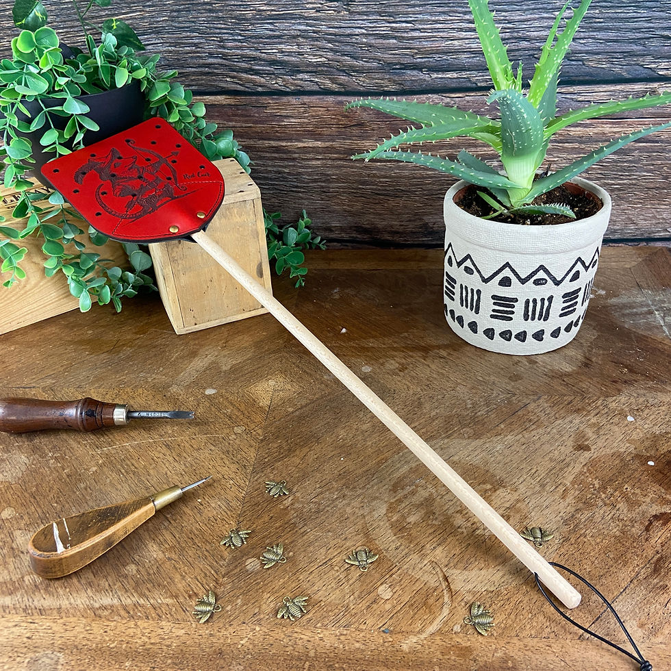 Miniature : Tapette à mouches en cuir artisanale – Mousquetaire
