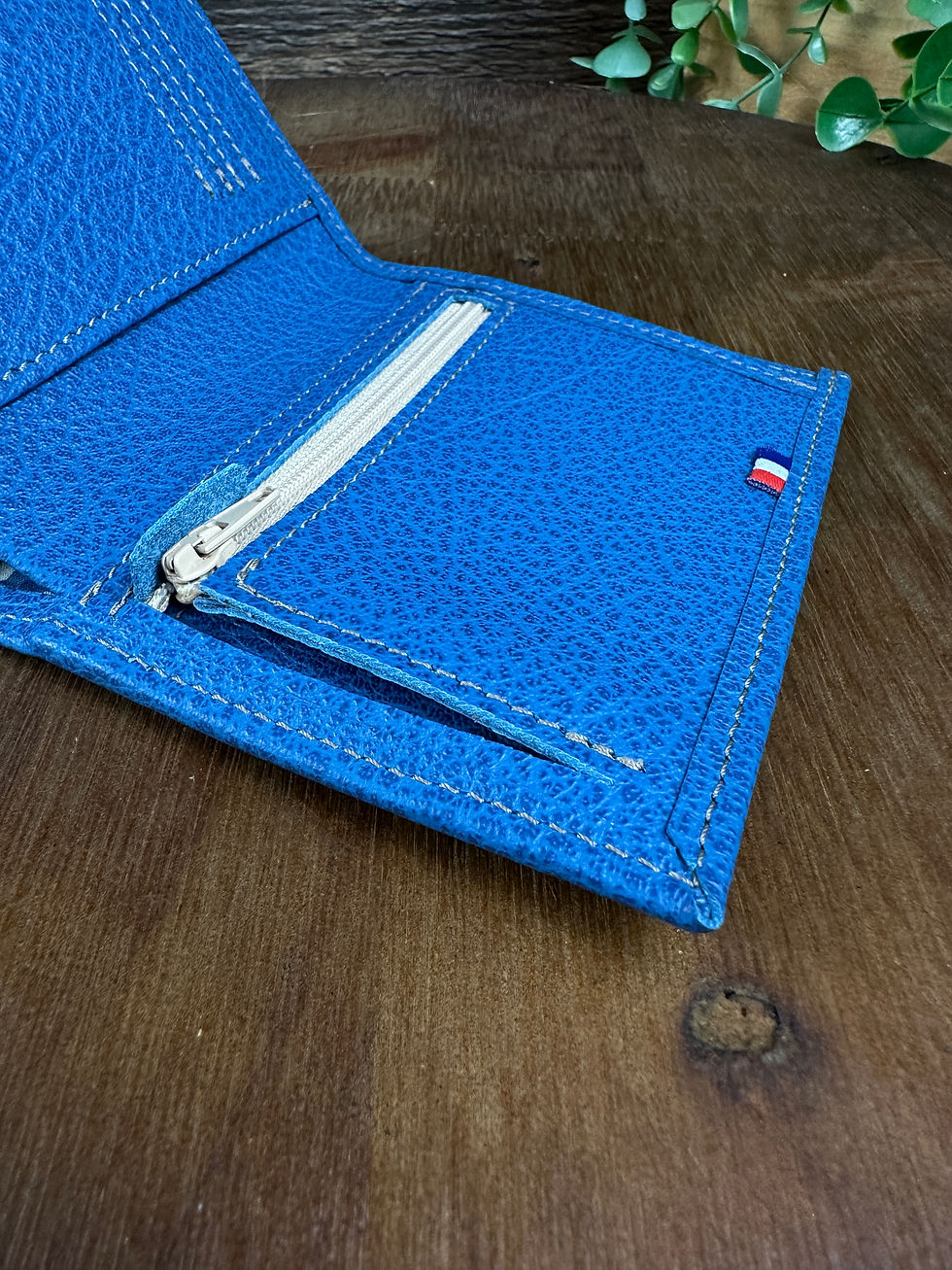 Miniature : Portefeuille cuir artisanal – Modèle Acacia en buffle bleu - Fait Main