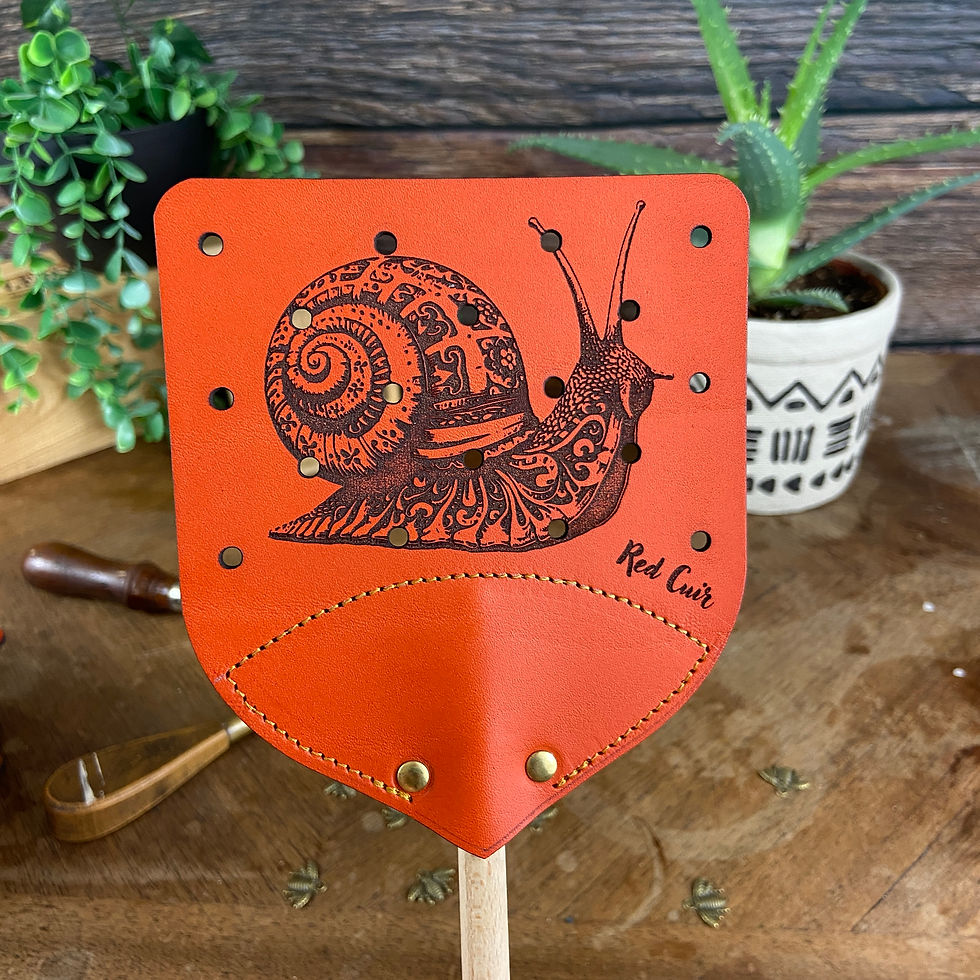Miniature : Tapette à mouches en cuir artisanale – Escargot
