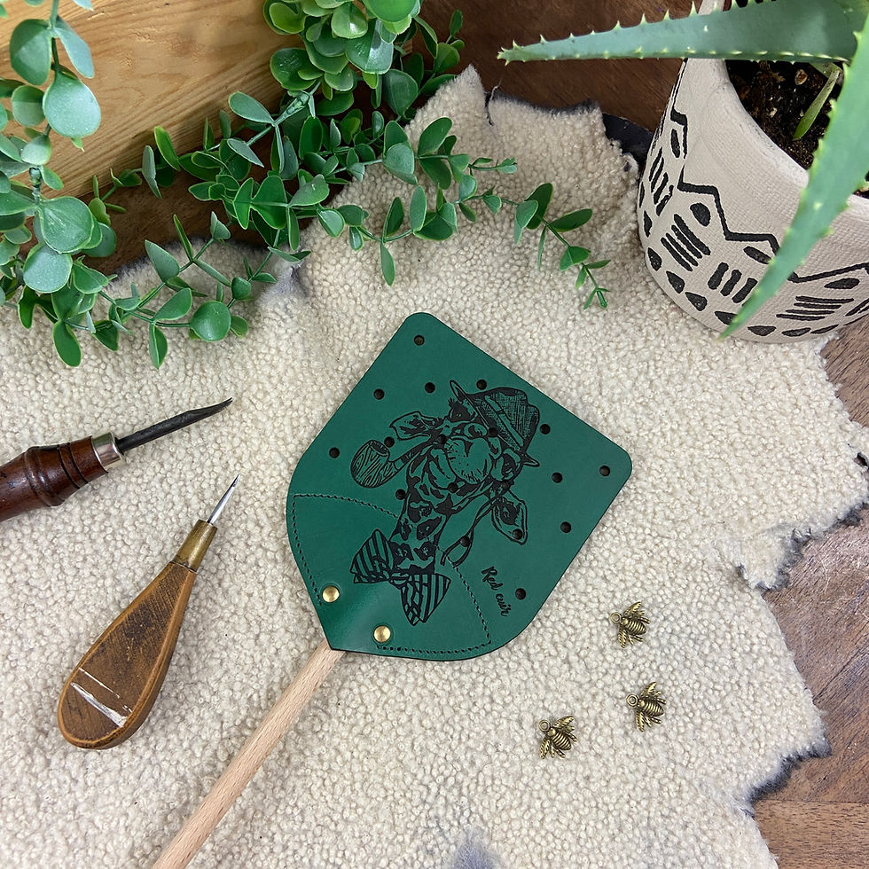 Miniature : Tapette à mouches en cuir artisanale –  Girafes
