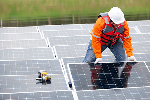 vecteezy_professional-engineer-service-floating-solar-panel-worker_52619415.jpg