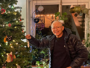 Bill Tatsuda helping to decorate his last Christmas tree.