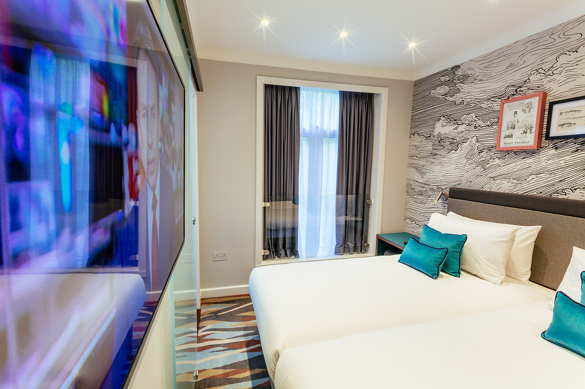 Twin Rooms Oliver Plaza Hotels in Earls Court London