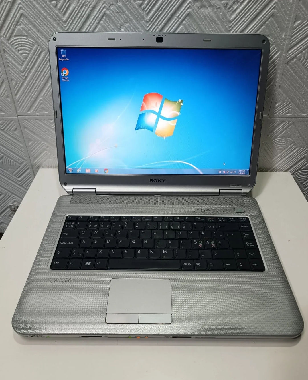 Sony Vaio 15.4 T7300 3gb 320gb Ati radeon