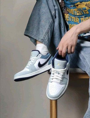 Air Jordan Retro 1 low Denim Star Blue