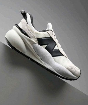 New Bala_nce Figs White