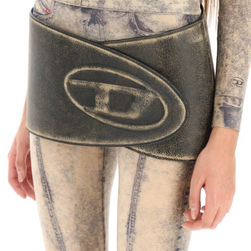 È UNA MINIGONNA O UNA CINTURA?