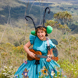 Join Amelie Ecology and the Bee band as we sing beneath the soil, waggle dance in the wattle and grow the change we want to see-d.
Letʼs BEE Scientists!!!