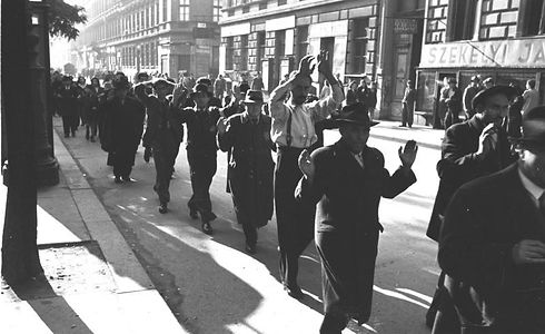 Bundesarchiv_Bild_101I-680-8285A-07,_Budapest,_Festnahme_von_Juden.jpeg