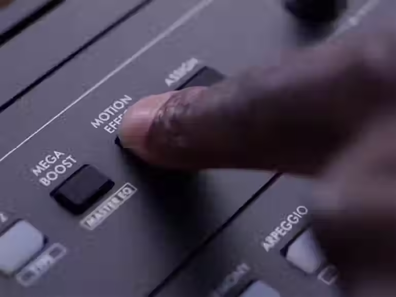 Miniature : YAMAHA PSR-E583