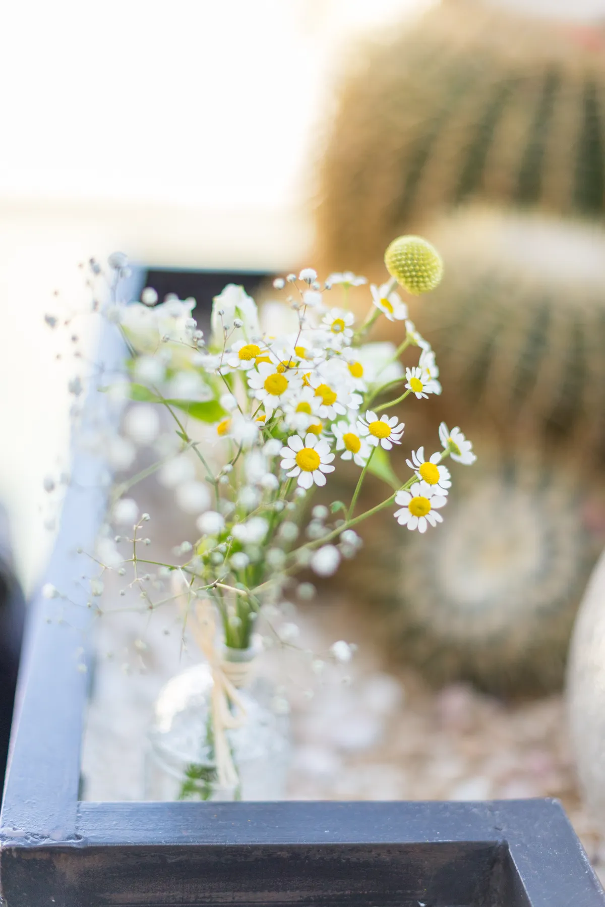 Photographe mariage Savoie – détail décoration fleurs mariage naturel
