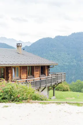 Photographe hôtelier Chamonix – chalet vue extérieure montagne hôtel
