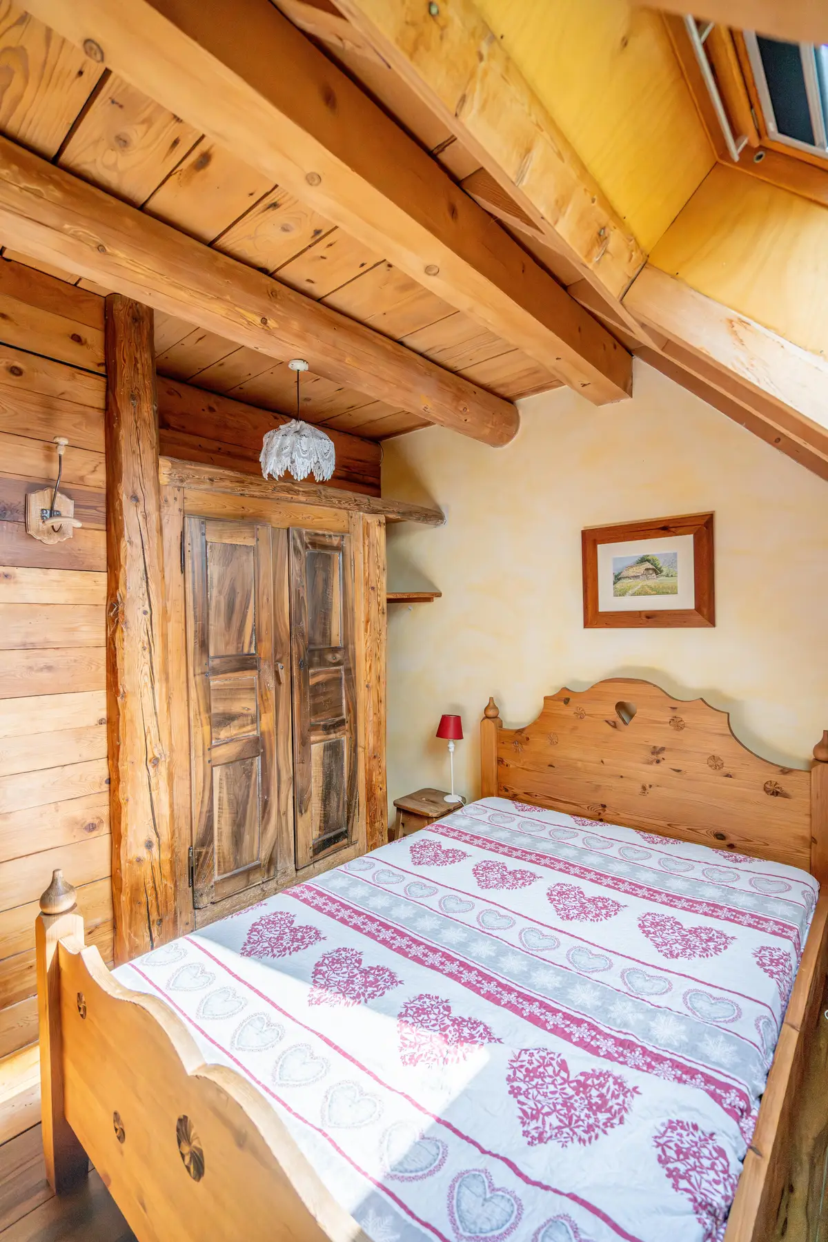 Photo hôtel Savoie – chambre chalet montagne luxe décoration