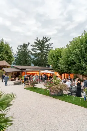 Vin d'honneur d'un mariage au Clos de Florie en Savoie