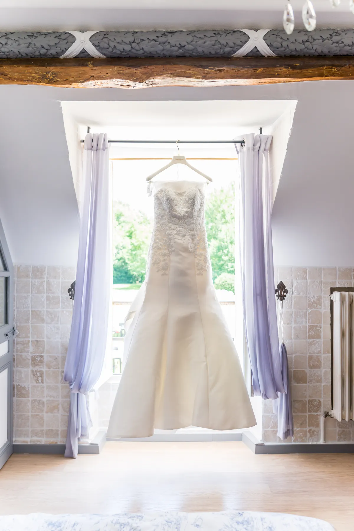 robe de mariee suspendue mariage haute savoie