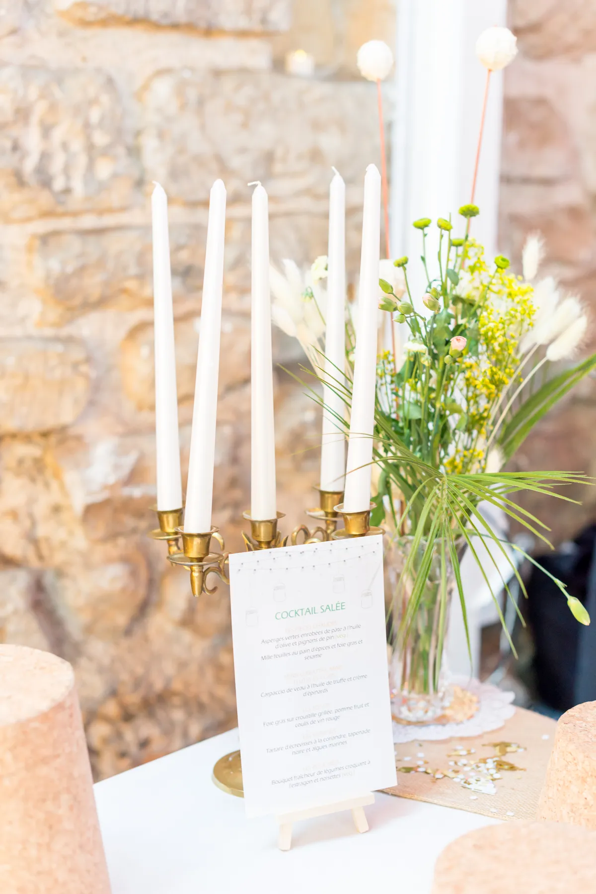 Photographe mariage Talloires – détail décoration bougies mariage